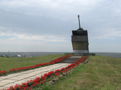 Мемориал танкистам, освобождавшим село Курсавка.